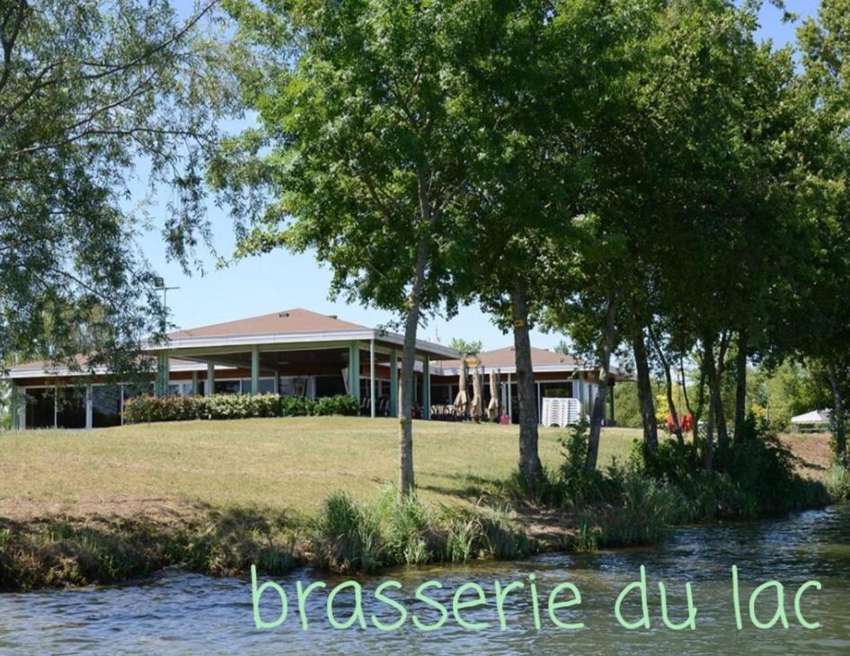 Bulles Etoilees Appartement Avec Jacuzzi Prive Montrevel-en-Bresse Екстер'єр фото